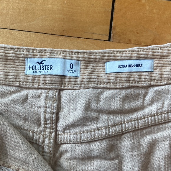 Hollister beige courduroy skirt - Picture 3 of 3